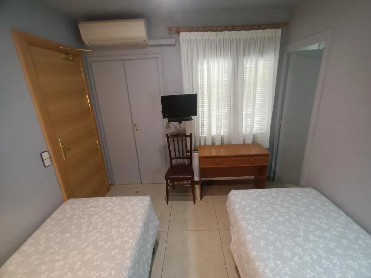 Guest house Hostal Can Jaume Mollerusa